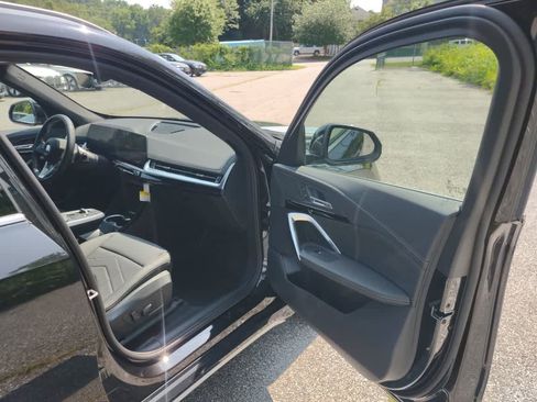 Used 2025 BMW X1 xDrive28i w/ Convenience Package image 11