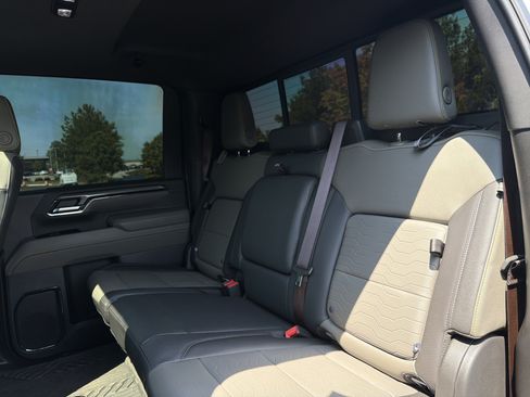 Used 2024 Chevrolet Silverado 2500 ZR2 w/ ZR2 Bison Edition AWD/4WD image 9