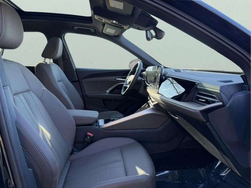 Certified 2025 Audi Q5 Premium w/ Convenience Package image 29