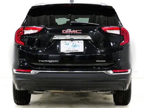 Used 2023 GMC Terrain SLT image 7