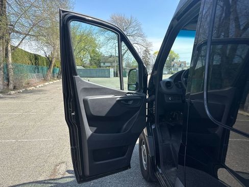 Used 2020 Mercedes-Benz Sprinter 2500 image 14