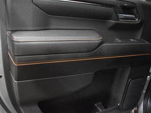 Used 2024 GMC Sierra 1500 AT4 w/ Technology Package image 17