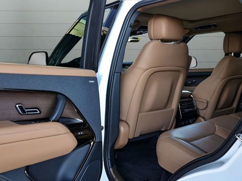 Used 2023 Land Rover Range Rover Sport SE image 39