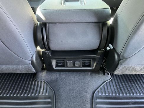Used 2022 Chevrolet Silverado 2500 LT w/ Convenience Package AWD/4WD image 28