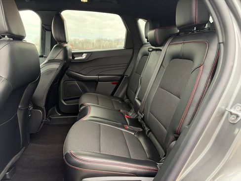 Used 2025 Ford Escape ST-Line w/ Equipment Group 301A image 31