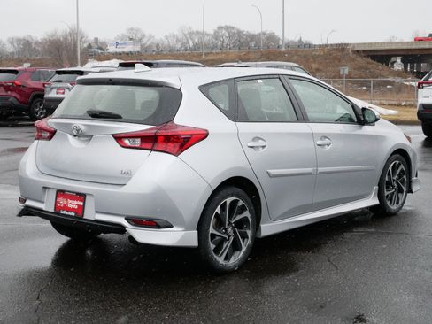 Used 2017 Toyota Corolla iM image 7