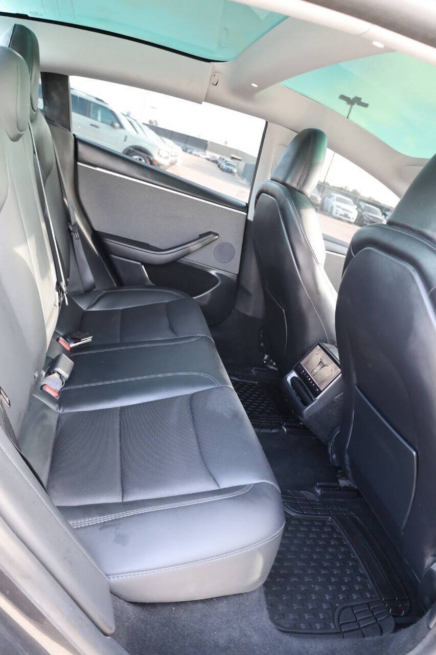 Used 2025 Tesla Model 3 Long Range RWD image 16