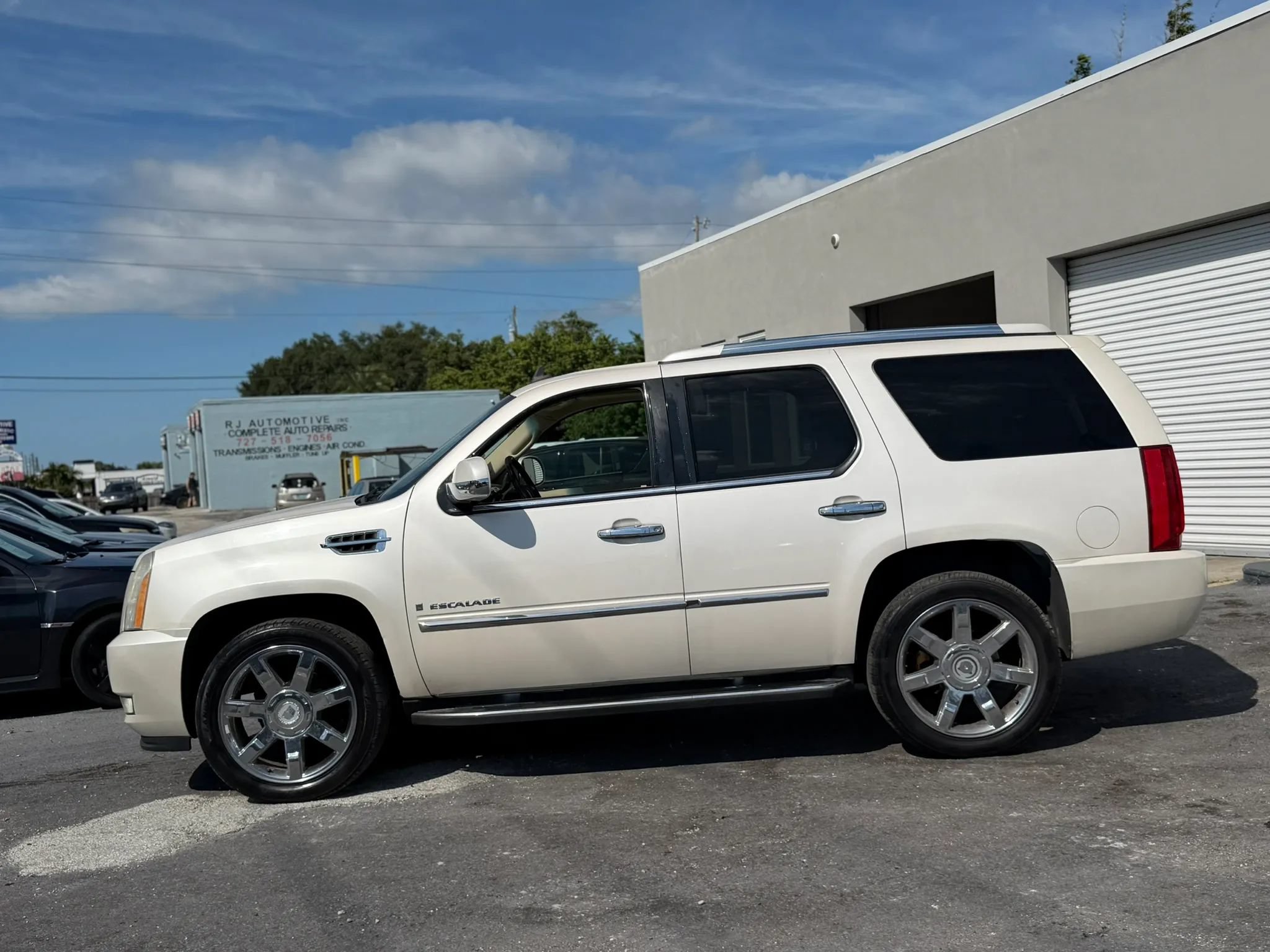 Used 2008 Cadillac Escalade AWD image 5