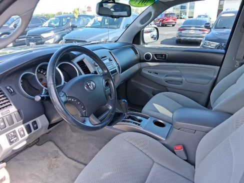 Used 2011 Toyota Tacoma 4x4 Double Cab w/ SR5 Pkg #2 image 12