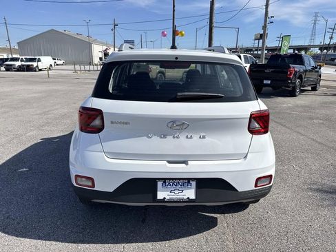 Used 2025 Hyundai Venue SEL FWD image 7