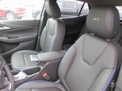 New 2026 Buick Encore GX Sport Touring image 13