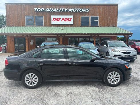 Used 2012 Volkswagen Passat 2.5 S FWD image 1