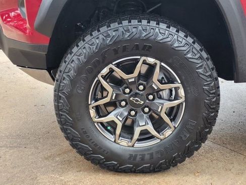 Used 2025 Chevrolet Colorado ZR2 image 17