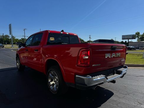 Used 2025 RAM 1500 Big Horn AWD/4WD image 3