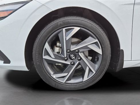 Certified 2025 Hyundai Elantra Sport FWD image 23