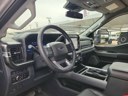 Used 2024 Ford F350 Lariat AWD/4WD image 10