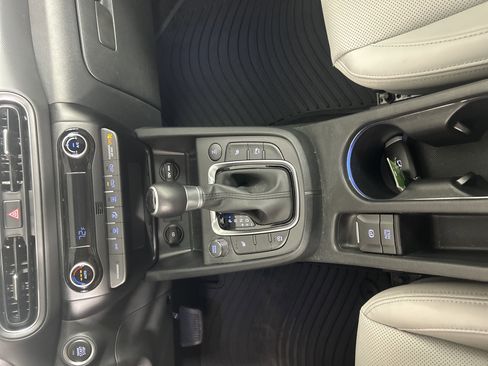 Used 2022 Hyundai Kona Limited image 27