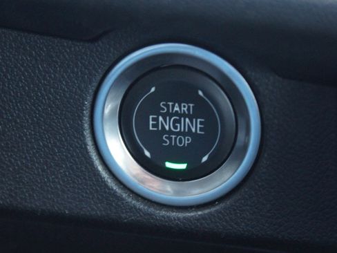 Used 2025 Chevrolet Traverse LT AWD/4WD image 8