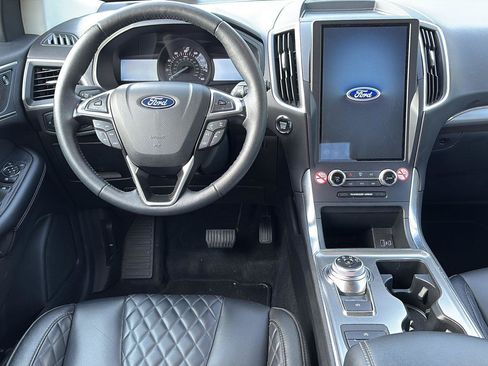 Used 2024 Ford Edge Titanium AWD/4WD image 8