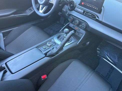 Used 2022 MAZDA MX-5 Miata Sport RWD image 15