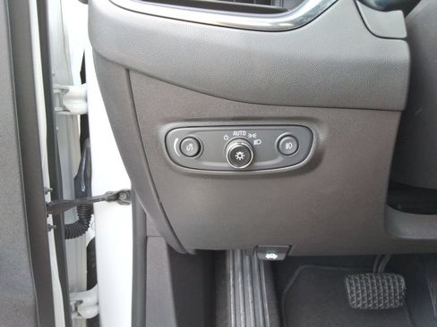 Certified 2021 Chevrolet Equinox Premier AWD/4WD image 37