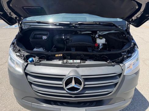 Used 2022 Mercedes-Benz Sprinter 2500 image 68