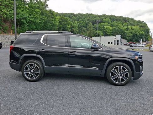 Used 2023 GMC Acadia SLT w/ Technology Package AWD/4WD image 10