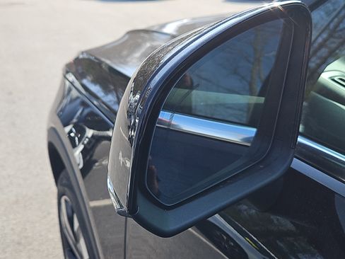 New 2025 Volvo XC40 B5 Plus w/ Protection Package Premier image 14