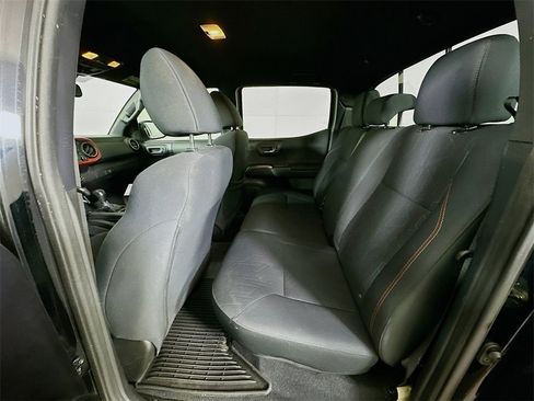 Used 2020 Toyota Tacoma TRD Off-Road image 13