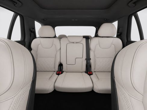 Certified 2026 Volvo XC90 B6 Core AWD/4WD image 14