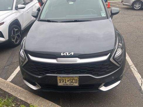 Used 2023 Kia Sportage LX AWD/4WD image 2