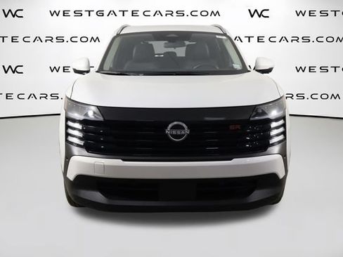 Used 2025 Nissan Kicks SR FWD image 2