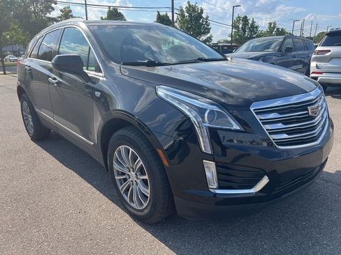 Used 2017 Cadillac XT5 Luxury w/ Driver Awareness Package AWD/4WD image 4
