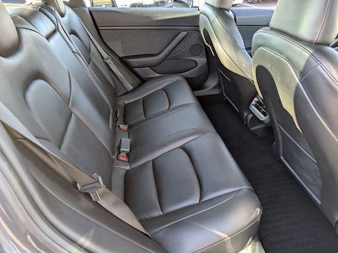Used 2023 Tesla Model 3 Standard Range image 17