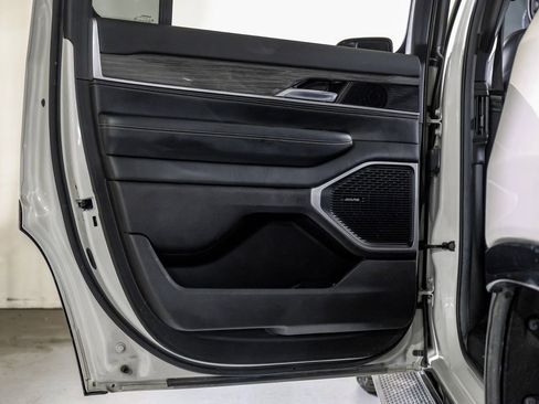 Used 2022 Jeep Wagoneer Series II image 36