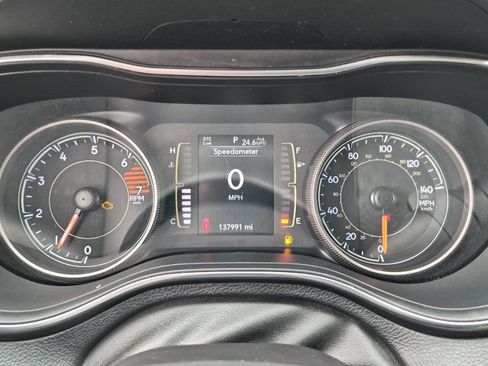 Used 2019 Jeep Cherokee Latitude w/ Popular Appearance Group FWD image 21