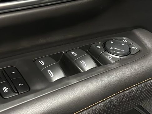 Used 2024 GMC Yukon AT4 w/ AT4 Premium Package AWD/4WD image 22