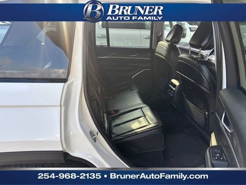 Used 2022 Jeep Grand Cherokee Limited image 18