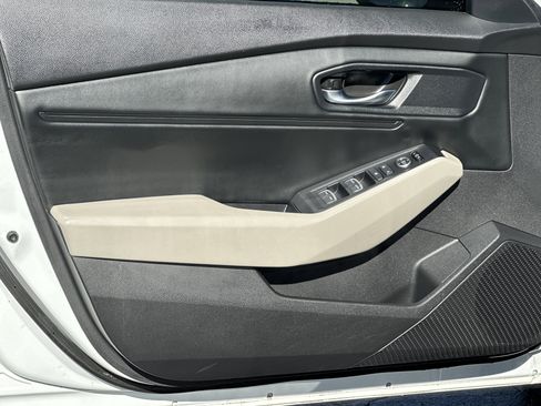 Used 2024 Honda Accord EX image 11