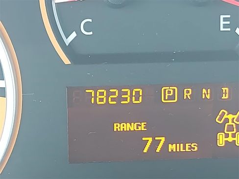 Used 2015 Nissan Titan SV w/ SV Value Truck Package image 30