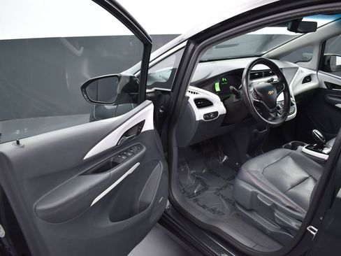 Used 2017 Chevrolet Bolt Premier w/ Driver Confidence II Package image 9