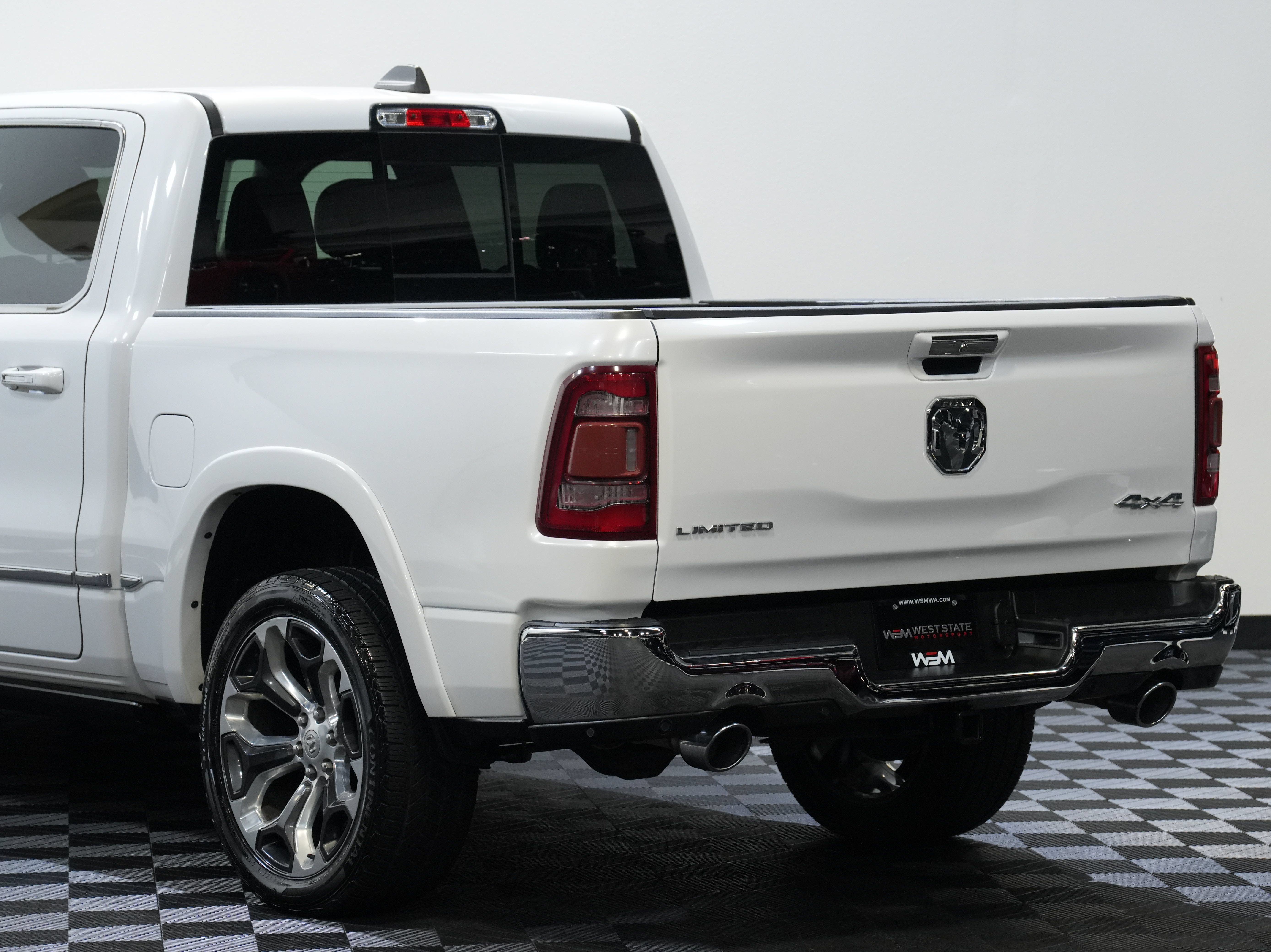 Used 2019 RAM 1500 Limited AWD/4WD image 16