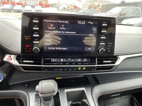 Used 2023 Toyota Sienna XLE Woodland Edition image 16