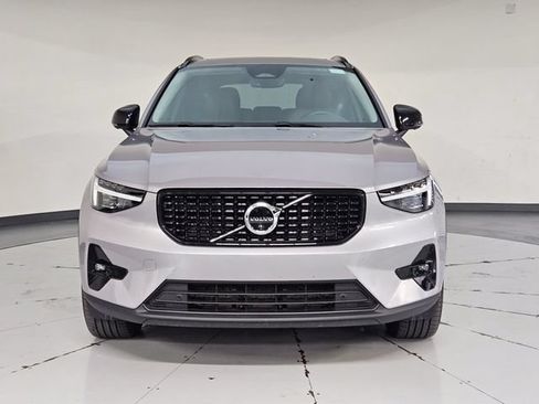 Certified 2026 Volvo XC40 B5 Plus AWD/4WD image 9