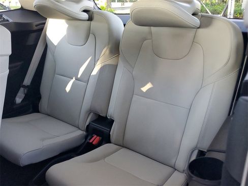 Certified 2024 Volvo XC90 B5 Core w/ Protection Package Premier image 11