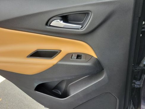 Used 2019 Chevrolet Equinox Premier image 17