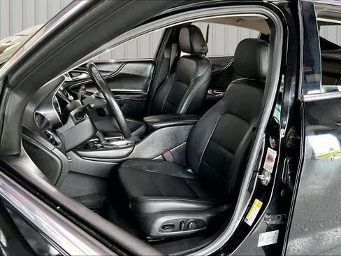 Used 2019 Chevrolet Malibu Premier w/ Sun and Wheel Package FWD image 20