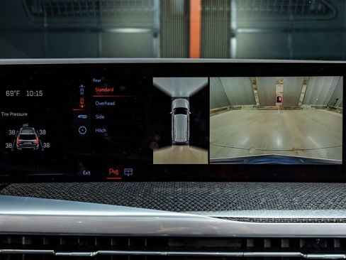 Used 2025 Cadillac Escalade V w/ LPO, ONYX Package image 22