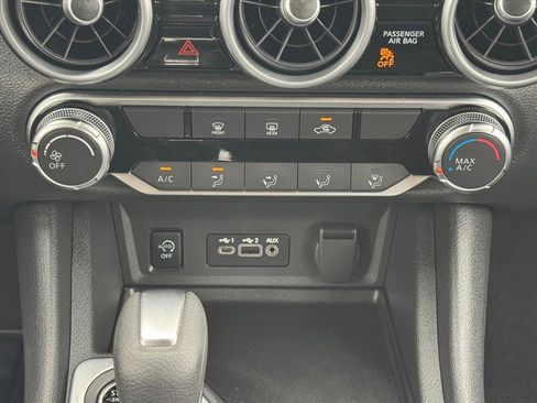 Used 2025 Nissan Sentra SV FWD image 16
