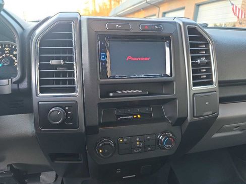 Used 2017 Ford F150 XLT image 12